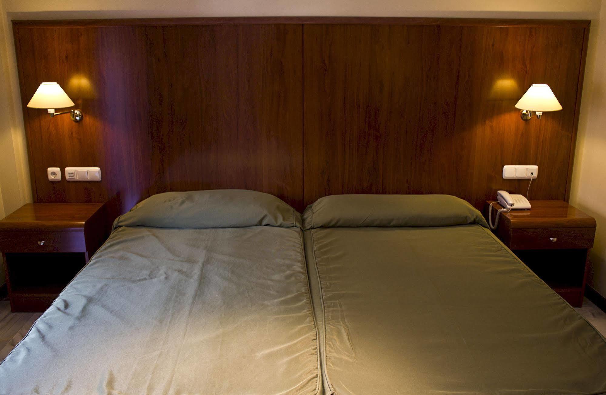 Hotel La Fonda De Don Gonzalo Сенес де ла Вега Екстериор снимка